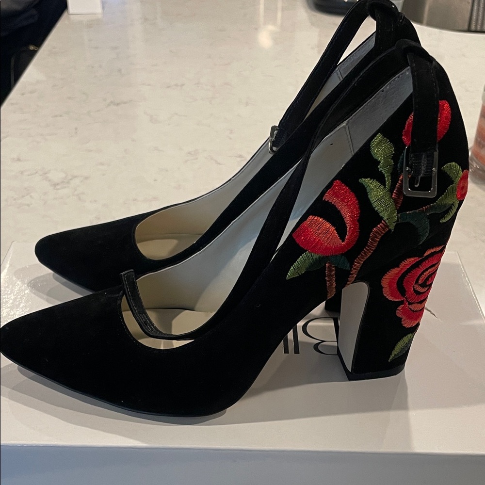 Black Heels with Colorful Floral Embroidery
